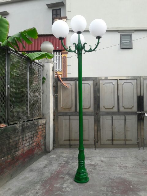 Cột đèn sân vườn 4 bóng