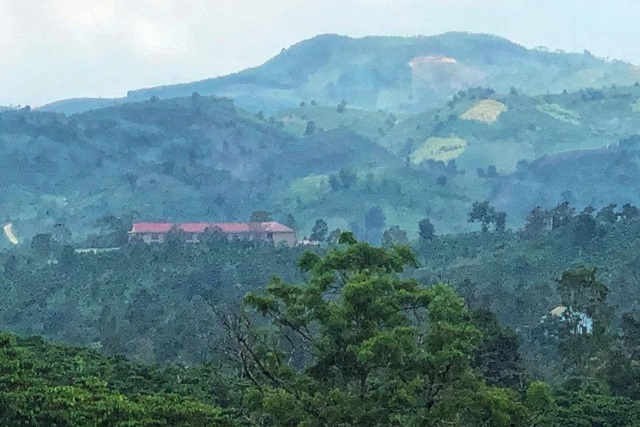 View núi rừng bình yên tại Phương Thủy Villas