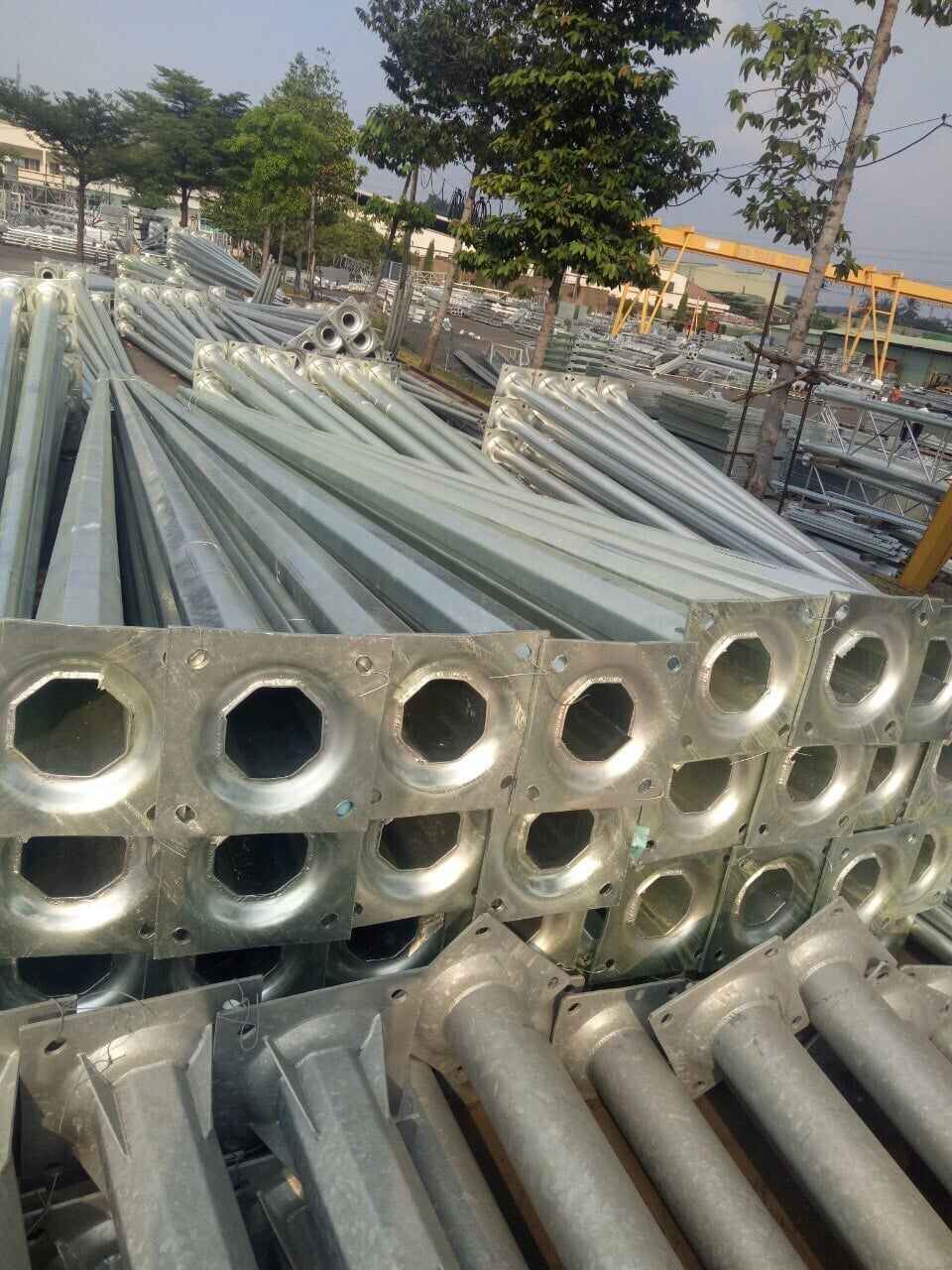 Cột đèn cao áp bát giác