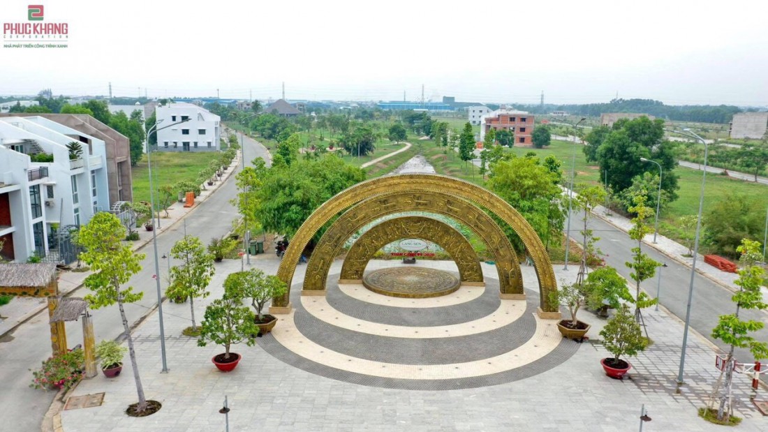 Cổng họa tiết trống đồng lớn nhất Việt Nam tại dự án Làng Sen-1