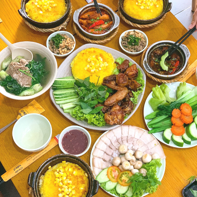 Với những hoài bão và tình yêu ẩm thực Việt, Thiên Lý luôn khát khao và nỗ lực từng ngày để góp phần nâng tầm quán ăn ngon gia đình và ẩm thực Việt Nam vươn ra thế giới.
