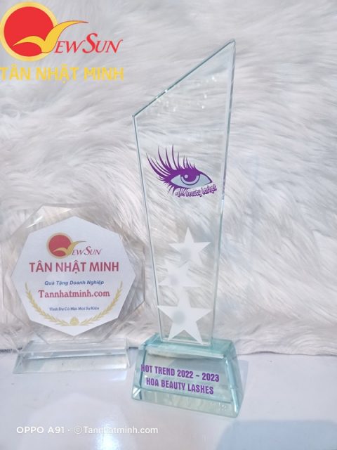 cúp vinh danh hcm - thủy tinh