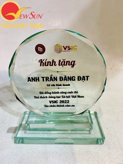 kỷ niệm chương bằng thủy tinh