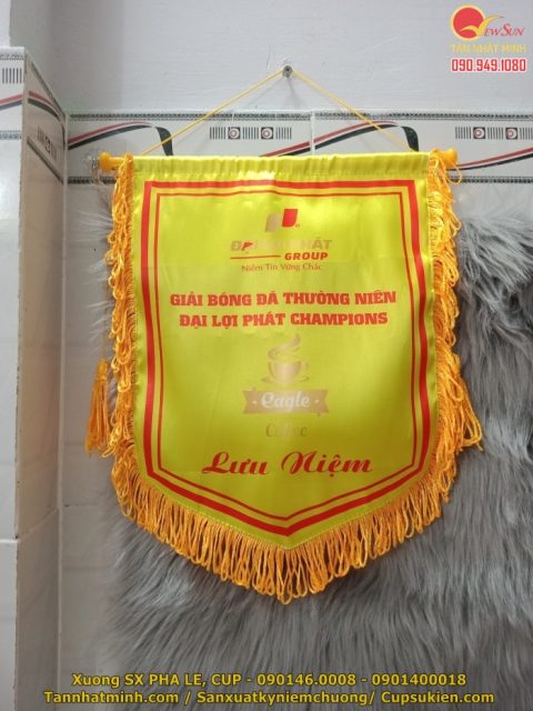 Cờ Lưu Niệm