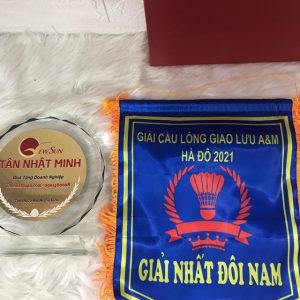 cờ lưu niệm bóng đá