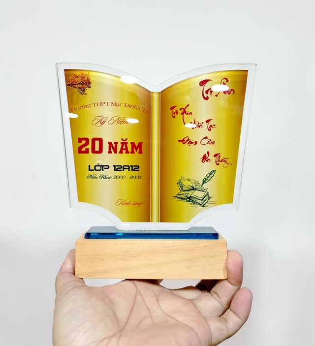 Kỷ niệm chương pha lê