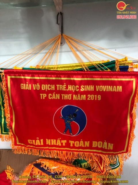 Cờ lưu niệm