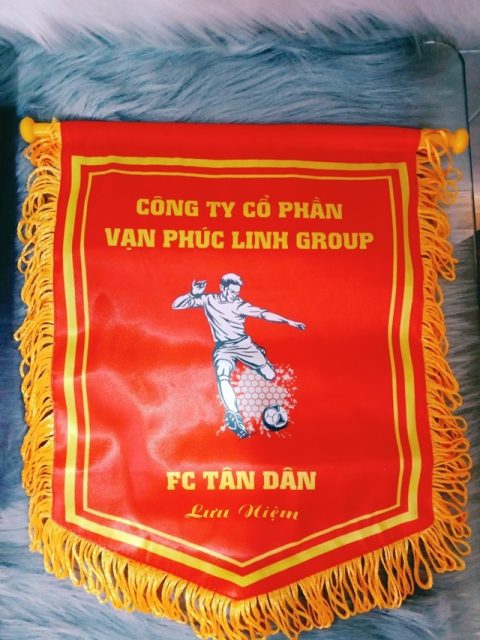 cờ lưu niệm bóng đá