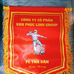 cờ lưu niệm bóng đá