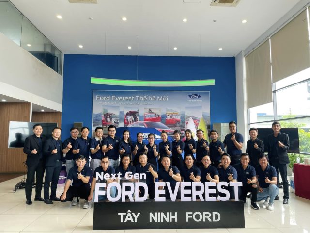 Đội ngũ nhân viên Tây Ninh Ford