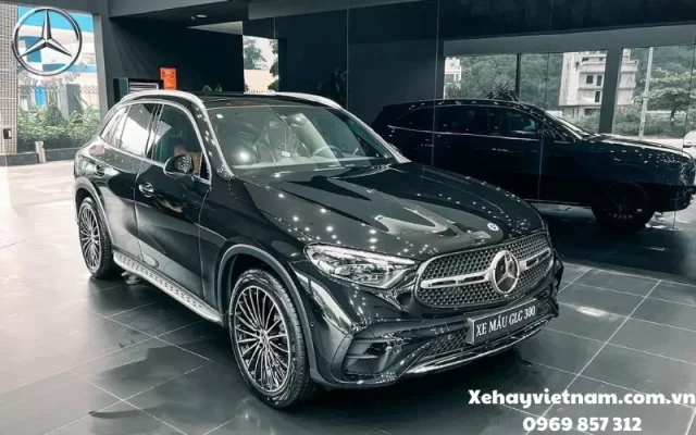 Mercedes GLC 300 Màu Đen