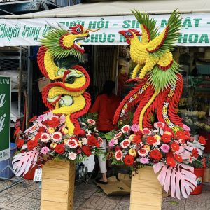 Hoa tươi Thoại Sơn 24h là địa chỉ đặt hoa uy tín hàng đầu. Chúng tôi tập trung vào mọi chi tiết để mang đến trải nghiệm hoa tươi tốt nhất cho bạn, từ các dịp đặc biệt như sinh nhật, kỉ niệm, khai trương đến những sự kiện quan trọng như đám cưới. Chúng tôi hiểu rằng hoa tươi không chỉ là vật phẩm, mà là thông điệp yêu thương và cảm xúc chân thành. Với sự đa dạng về mẫu mã và thiết kế, chúng tôi luôn tạo ra những bó hoa tươi tươi ngát, phản ánh tinh thần của từng dịp. Không chỉ dừng lại ở những dịp vui vẻ, chúng tôi còn thấu hiểu sự đau buồn và tang thương. Dịch vụ hoa viếng thể hiện lòng tri ân và sự chia sẻ đến người thân. Với đội ngũ nhiệt tình và tận tâm, chúng tôi cam kết đem đến dịch vụ hoa tươi hoàn hảo, từ tư vấn đến giao hàng. Hotline: 0383593492