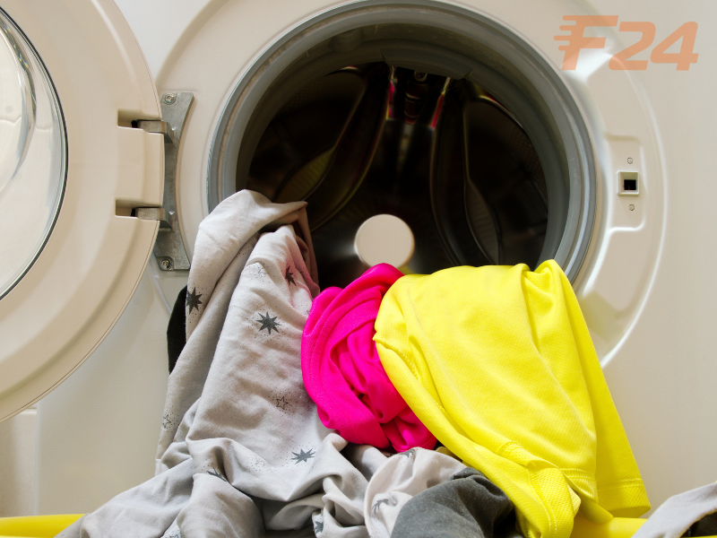 Hình ảnh quần áo quá dày khiến máy giặt không quay