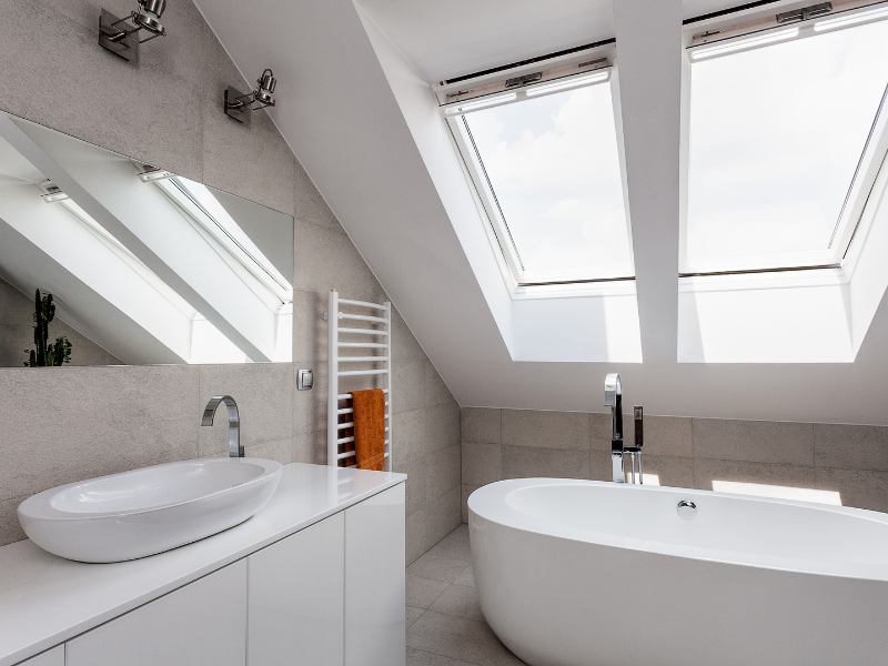 Phòng tắm dưới gầm cầu thang - giải pháp tối ưu không gian