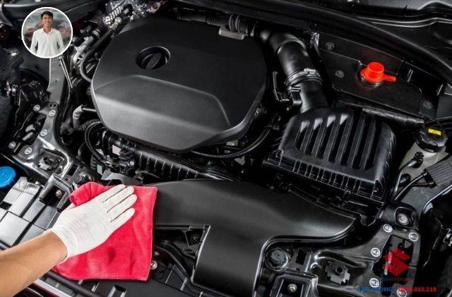 Vệ sinh khoang máy ô tô hinh đại diện