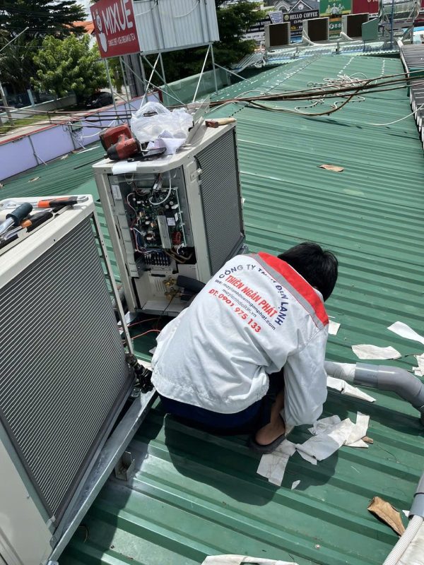 Lắp đặt Máy Lạnh Âm Trần Daikin FCFC100DVM- 4HP -cho khách sạn – nhà phố.