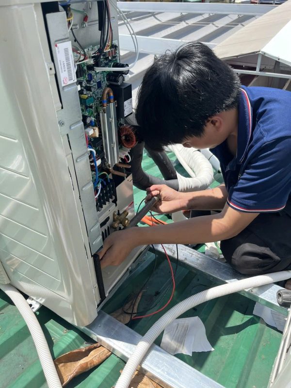 Máy Lạnh Âm Trần AQUA 1U71S1PJ2SA