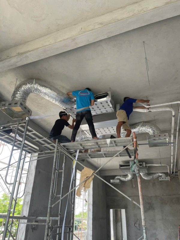 Máy lạnh giấu trần nối ống gió Daikin 17.000 BTU FBFC50DVM9