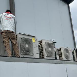 Lý Do Nên Lắp Đặt Máy Lạnh Âm Trần LG 4 Hướng Thổi Cho Chuỗi Cafe