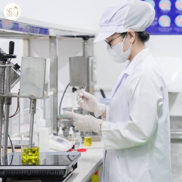 nhà máy gia công nước hoa