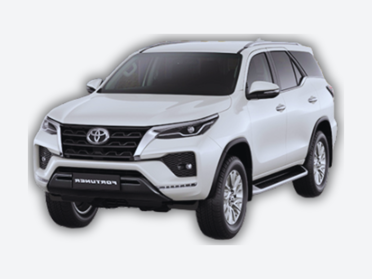 Toyota Fortuner 7 chỗ gầm cao mạnh mẽ chuyên phục vụ tuyến Đà Lạt